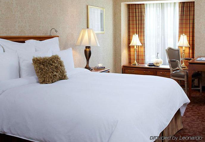 The Del Monte Lodge Renaissance Rochester Hotel & Spa Eksteriør billede